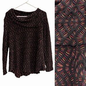 SNO SKINS Black and Red Cowl Neck Sweater Size Large